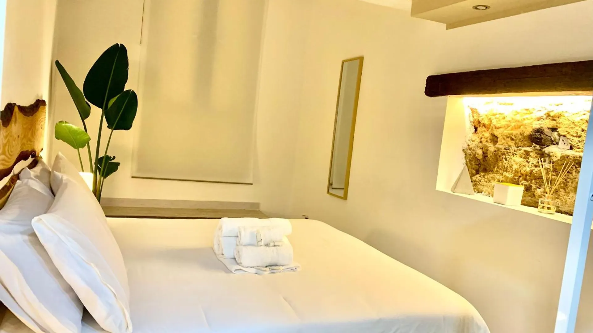פלרמו Stationsuite N5 Spa Privata Idromassaggio & Wifi Zona Centrale Vicino Alla Stazione 0*,