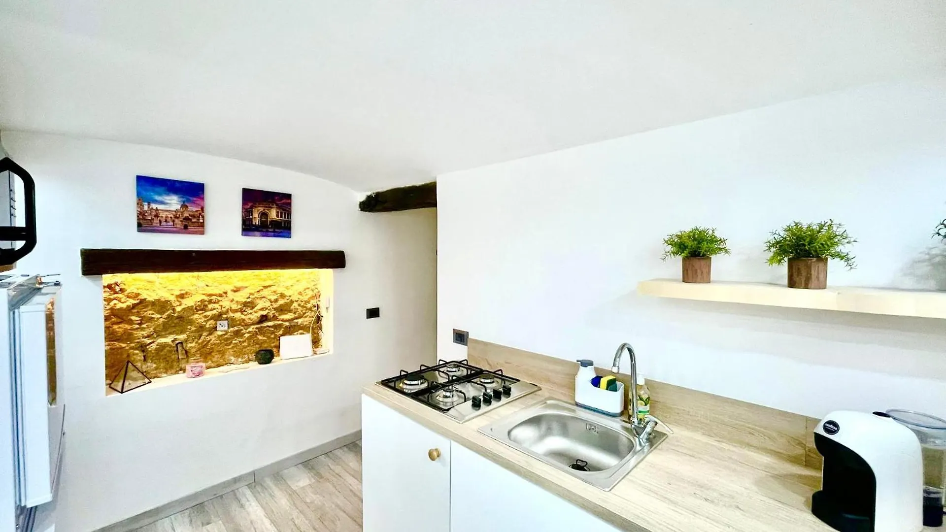 Stationsuite N5 Spa Privata Idromassaggio & Wifi Zona Centrale Vicino Alla Stazione Palermo 0*,  Italia