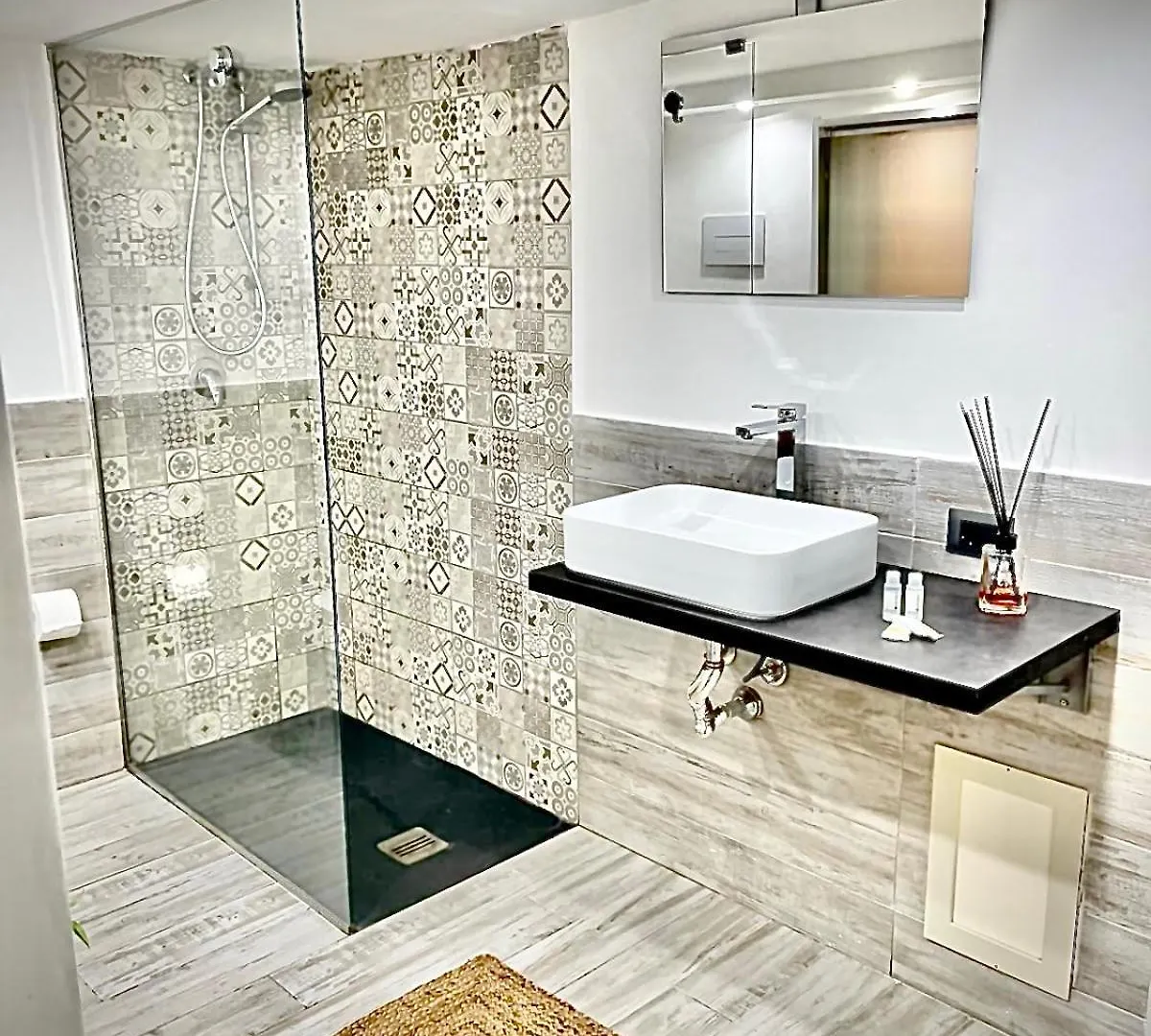 Stationsuite N5 Spa Privata Idromassaggio & Wifi Zona Centrale Vicino Alla Stazione Palermo 0*,  Italia